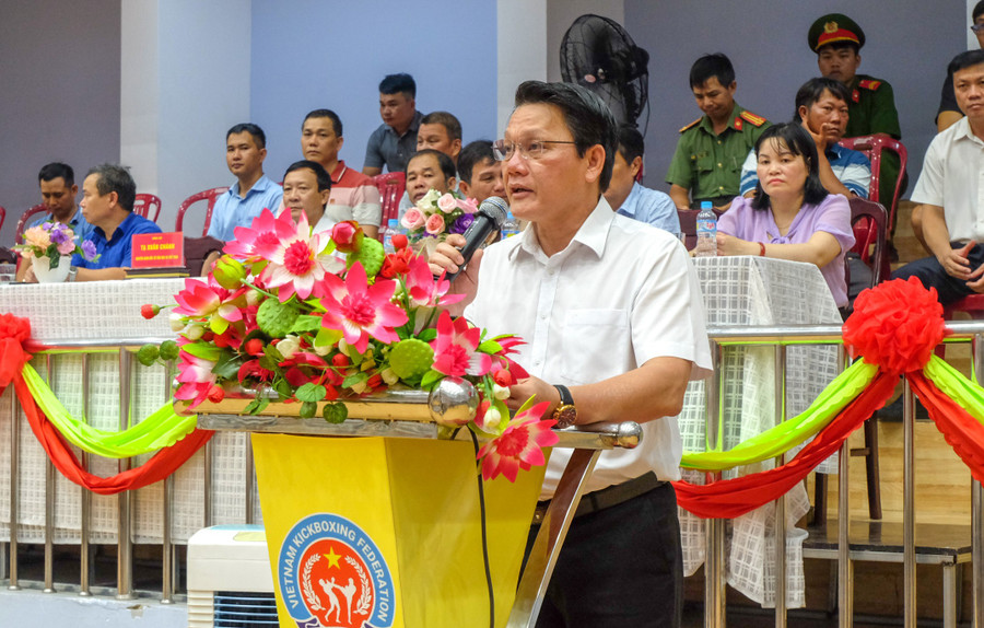 Ông Bùi Trung Hiếu-Phó Giám đốc Sở Văn hóa, Thể thao và Du lịch tỉnh Gia Lai-Trưởng ban tổ chức giải, phát biểu khai mạc. Ảnh: Ngọc Nhuận dscf2478.jpg