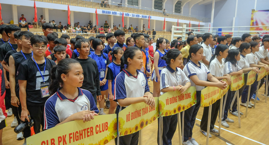 Giải đấu thu hút gần 300 vận động viên đến từ 47 võ đường, câu lạc bộ võ thuật trong tỉnh tham gia. Ảnh: Ngọc Nhuận dscf2476.jpg
