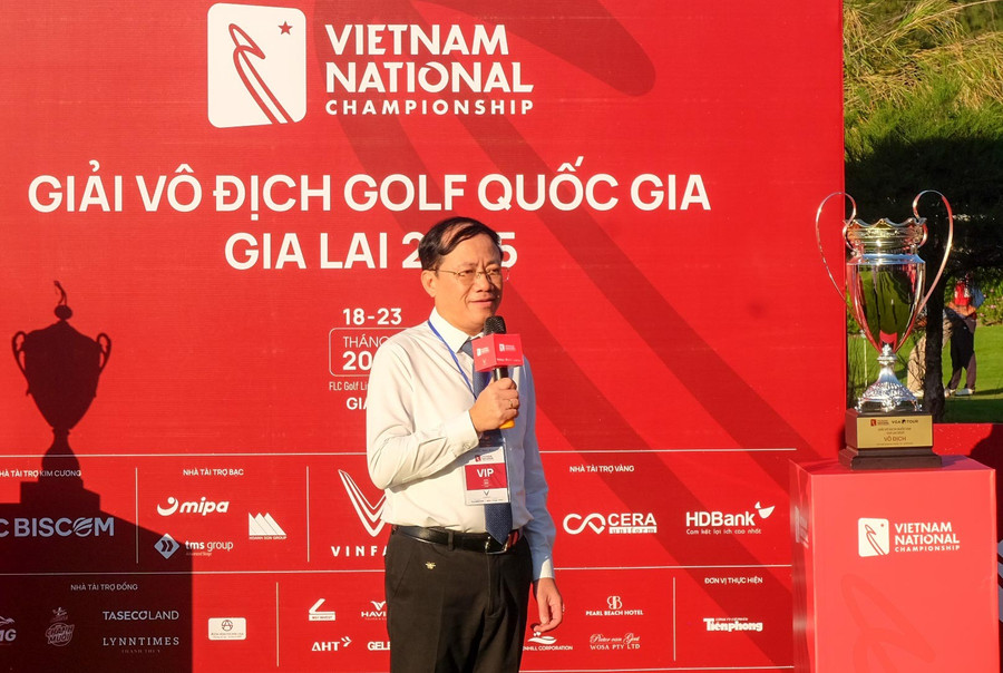 Chủ tịch UBND tỉnh Phạm Anh Tuấn phát biểu tại lễ khai mạc giải đấu. Ảnh: Ngọc Nhuận dscf2657.jpg