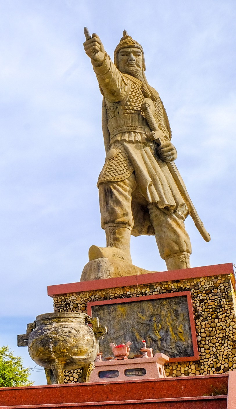 Tượng đài Trần Hưng Đạo cao khoảng 16 m. Ảnh: Ngọc Nhuận tuong-dai-tran-hung-dao-cao-khoang-16mjpg.jpg