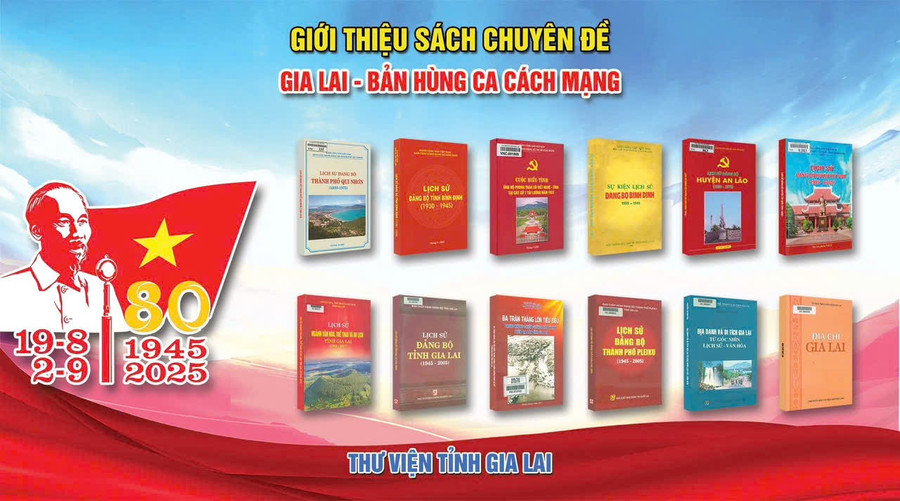 Books on display introducing Gia Lai province. Photo: DVCC z6911774250633-ba84711426cdac2662b05a446524e09a.jpg