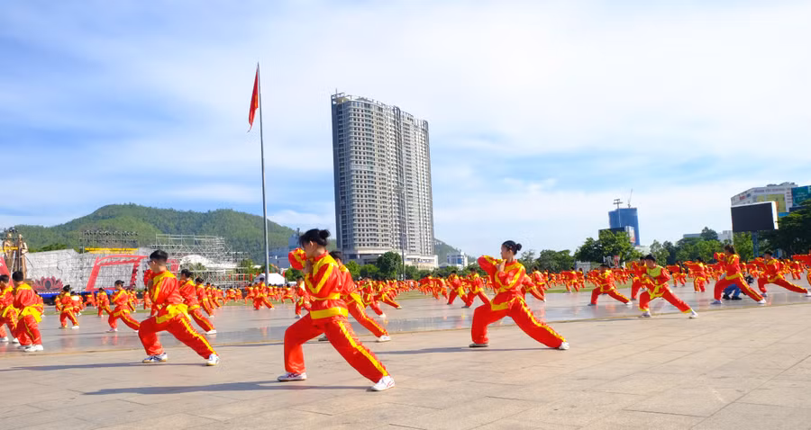 doan-vo-sinh-cua-tinh-gia-lai-tham-gia-dong-dien-voi-luc-luong-dong-dao-1.jpg