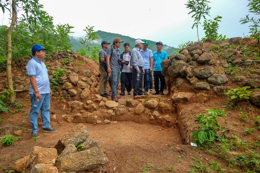 Cửa đi của một đoạn di tích Trường Lũy khai quật tại đồn An Quang. Ảnh: Ngọc Nhuận dscf2994.jpg