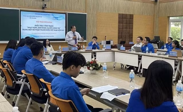 PGS-TS Nguyễn Quốc Dũng cho rằng mỗi đảng viên phải thực sự là người nêu gương trong việc giáo dục để thanh niên “không nhạt Đảng, khô Đoàn”