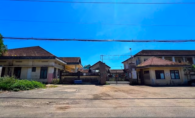 Cổng chính Bệnh viện II Lâm Đồng cũ