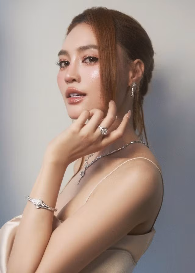 Ninh Dương Lan Ngọc với nhan sắc không góc chết