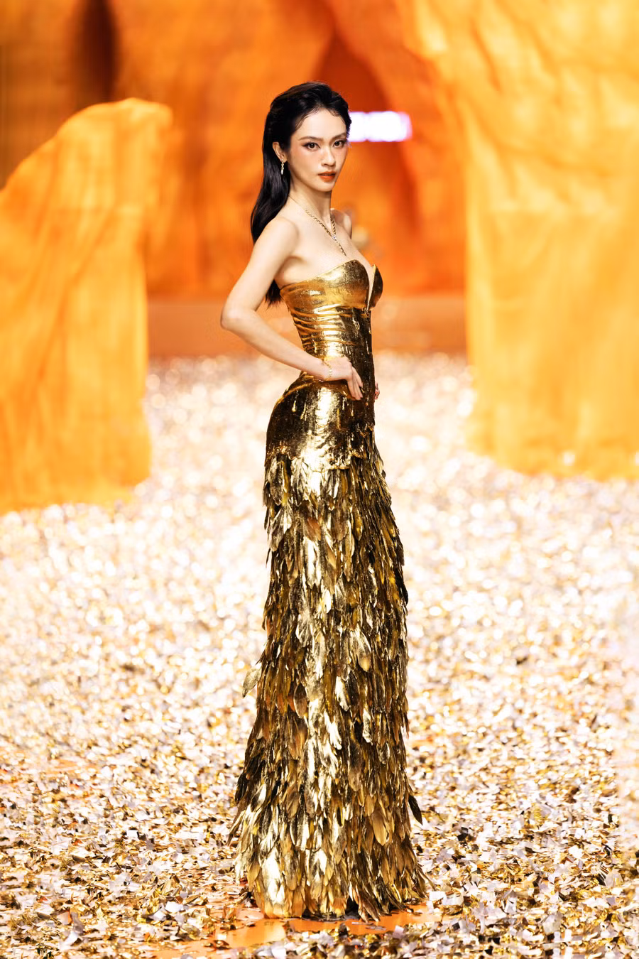 8X cho biết hành trình tạo nên bộ sưu tập là một chặng đường không chỉ đong đầy áp lực và kỳ vọng, mà còn là sự hồi sinh đầy cảm xúc dành cho một phần di sản của Việt Nam