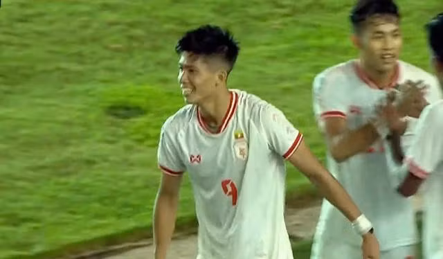 Win Niang Tun sắm vai người hùng của đội tuyển Myanmar