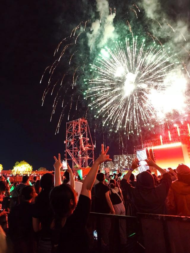 Màn tạm biệt lắng đọng của bộ ba cùng khoảnh khắc pháo hoa rợp trời mang lại cảm giác vừa trọn vẹn, vừa tiếc nuối