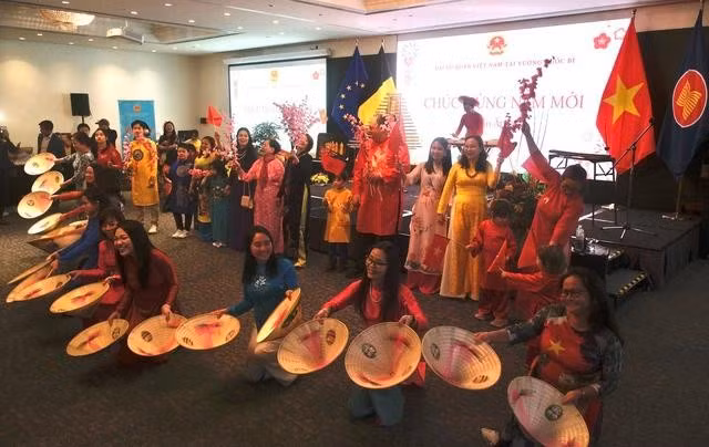 Chương trình Tết cộng đồng mừng Xuân Ất Tỵ 2025 do đại sứ quán Việt Nam tại Vương quốc Bỉ, Đại Công quốc Luxembourg và Phái đoàn Việt Nam bên cạnh Liên minh châu Âu tổ chức hôm 19.1.2025