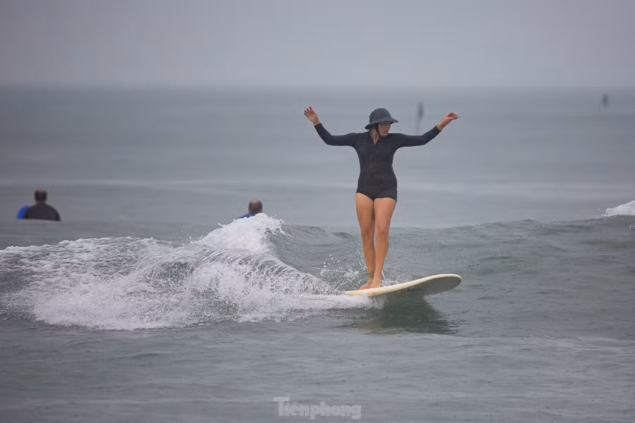Chị Sharon Blignaut (đến từ Nam Phi) nhìn nhận những cuộc thi lướt sóng đã lan tỏa hình ảnh biển Đà Nẵng để những ai đam mê lướt sóng có thể đến và trải nghiệm. Đồng thời góp phần triển môn lướt sóng cho người Việt Nam, để người Việt có thể tham gia nhiều cuộc thi lướt sóng trên toàn thế giới.
