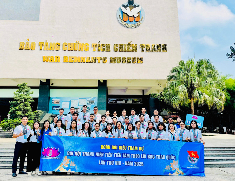 Các đại biểu tham dự Đại hội Thanh niên tiên tiến làm theo lời Bác toàn quốc lần thứ VIII tham quan Bảo tàng chứng tích chiến tranh. Ảnh: Q.T cac-dai-bieu-tham-du-dai-hoi-thanh-nien-tien-tien-lam-theo-loi-bac-toan-quoc-lan-thu-viii-tham-quan-bao-tang-chung-tich-chien-tranh-anh-qt.jpg