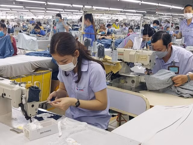 Người lao động sẽ được tham gia BHXH tự nguyện khi tạm hoãn hợp đồng lao động