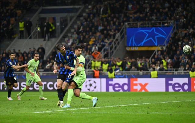 Francesco Acerbi gỡ 3-3 cho Inter phút bù giờ 90+3 Francesco Acerbi gỡ 3-3 cho Inter phút bù giờ 90+3