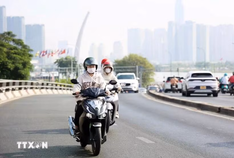 Nhiệt độ cao nhất tại nhiều nơi đạt ngưỡng 33-35 độ C, có nơi trên 35 độ C. (Ảnh: Hồng Đạt/TTXVN)