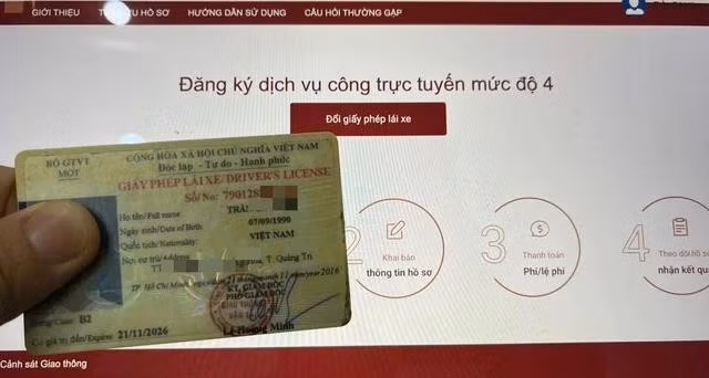 Tại trang chủ, chỉ cần bấm chọn mục "Đổi giấy phép lái xe"