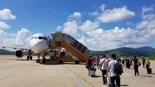 Sân bay quốc tế Liên Khương dự kiến tạm đóng cửa ít nhất 6 tháng để sửa chữa, nâng cấp đường bay. Sân bay quốc tế Liên Khương dự kiến tạm đóng cửa ít nhất 6 tháng để sửa chữa, nâng cấp đường bay.