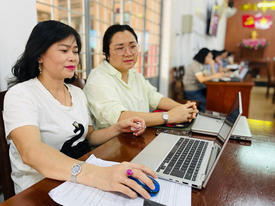 Ứng dụng AI trong dạy học giúp giáo viên trải nghiệm các phương pháp tiếp cận mới, điều chỉnh cách dạy và soạn bài phù hợp. Ảnh: M.K ung-dung-ai-trong-day-hoc-giup-giao-vien-co-the-trai-nghiem-cac-phuong-phap-tiep-can-moi-dieu-chinh-cach-day-va-soan-bai-phu-hopa-mk.jpg