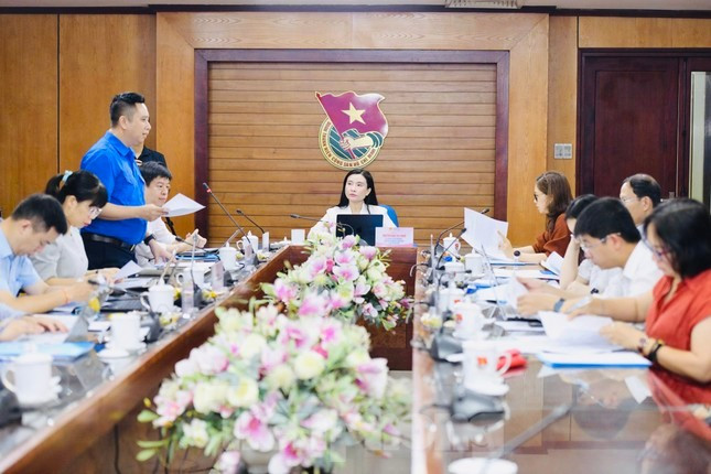 Anh Lê Anh Quân - Phó Chủ tịch Hội đồng Đội T.Ư thông tin về số lượng đề cử giải thưởng Cánh én hồng năm 2025. Anh Lê Anh Quân - Phó Chủ tịch Hội đồng Đội T.Ư thông tin về số lượng đề cử giải thưởng Cánh én hồng năm 2025.