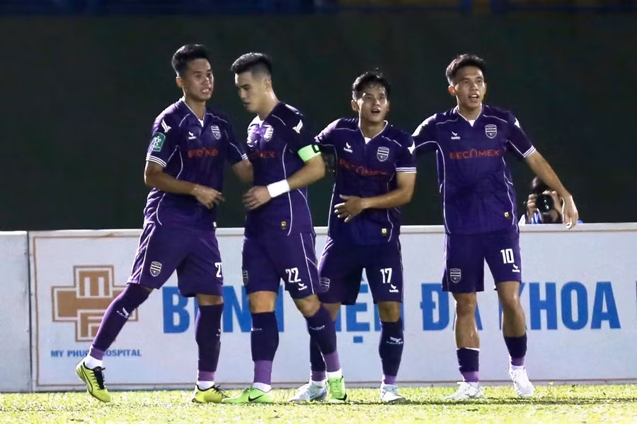 Tiến Linh nổ súng giúp CLB Bình Dương phá vỡ thế bế tắc