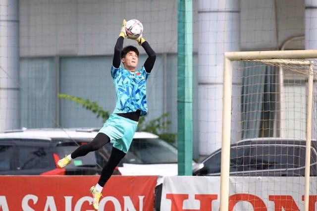 Thủ môn Trung Kiên cần nỗ lực nhiều hơn khi quay lại với giải trong nước