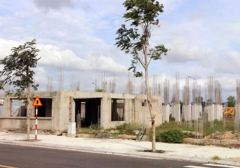 Một số dự án du lịch bỏ dở thi công trên địa bàn thành phố Phan Rang-Tháp Chàm. (Ảnh: Công Thử/TTXVN)