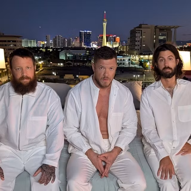 Imagine Dragons là ban nhạc rock hàng đầu thế giới, hiện hoạt động với 3 thành viên: Dan Reynolds, Wayne Sermon và Ben McKee