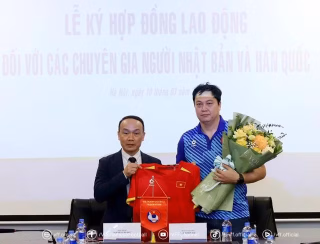 Ông Lee Woon-jae từng cùng đội tuyển Việt Nam vô địch AFF Cup 2024