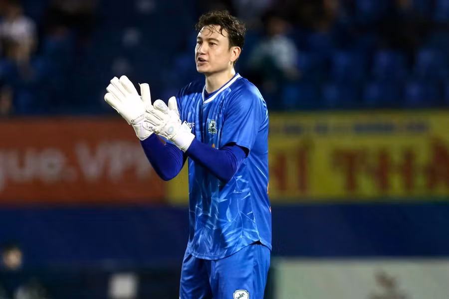 Đặng Văn Lâm bên CLB Ninh Bình...