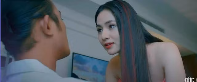 Mối quan hệ giữa Diễm và Hồng gây tò mò cho khán giả xem phim Độc đạo