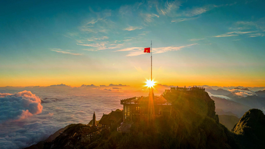 Ngắm mây trên đỉnh Fansipan