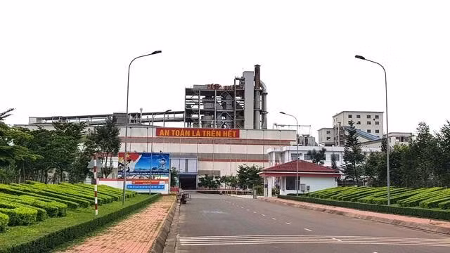 Nhà máy chế biến alumin ở Tân Rai (Lâm Đồng)