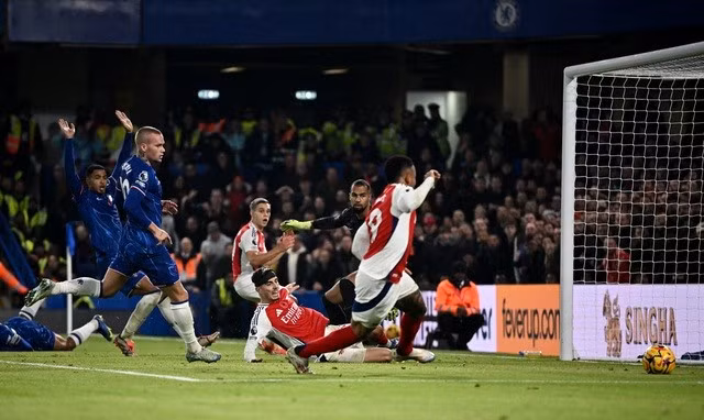 Leandro Trossard và Havertz, Jesus bỏ lỡ cơ hội giành chiến thắng phút 90+6