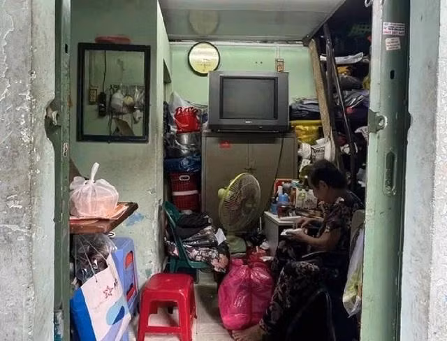 Theo bà Liên, trong những căn nhà nhỏ, người dân thường hạn chế sử dụng vật dụng có nguy cơ cháy nổ