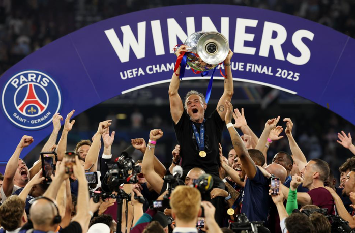 PSG lần đầu lên đỉnh châu Âu PSG lần đầu lên đỉnh châu Âu