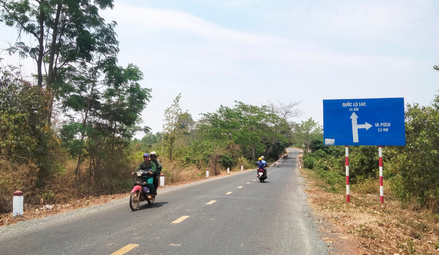 Hạ tầng giao thông của xã biên giới Chư Prông ngày càng được đầu tư hoàn thiện. Ảnh: H.C cr-ia-puc2.jpg
