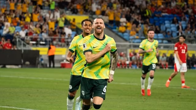 Boyle mở tỉ số trận đấu giữa Úc và Indonesia