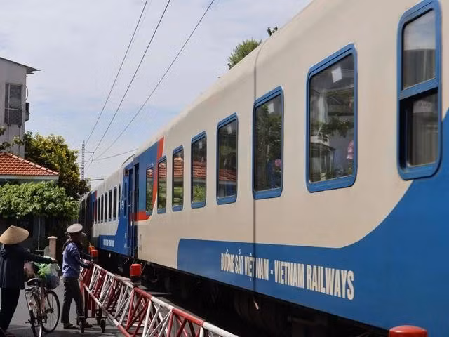 Tiếng còi tàu đã trở thành một phần quen thuộc trong đời sống của người dân nơi đây