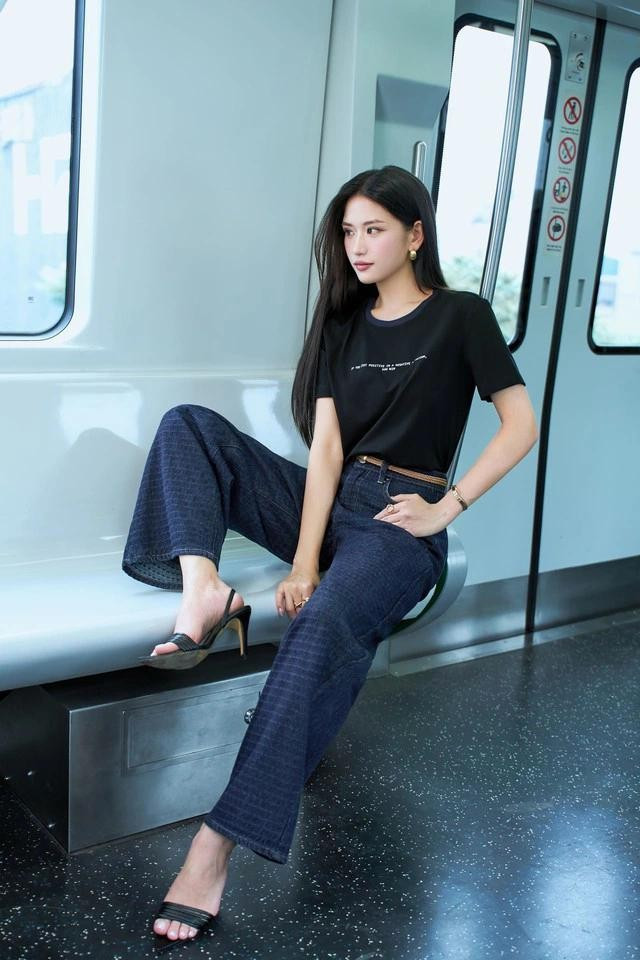 Tinh thần tự do, chuyển động và tự định hình phong cách cá nhân theo cách riêng được chuyển tải qua những bản phối cùng denim