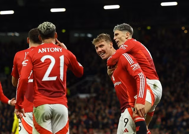 Rasmus Hojlund sắm vai "cứu tinh" khi liên tiếp ghi bàn