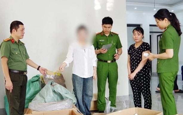 Công an tỉnh Thái Nguyên kiểm tra cơ sở sản xuất thuốc giả Công an tỉnh Thái Nguyên kiểm tra cơ sở sản xuất thuốc giả