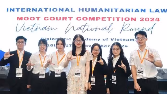 Sinh viên nhóm ngành luật Trường ĐH Mở Hà Nội
