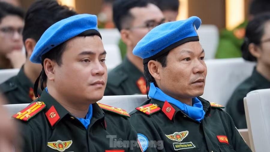 Đại biểu tham dự chương trình đối thoại.