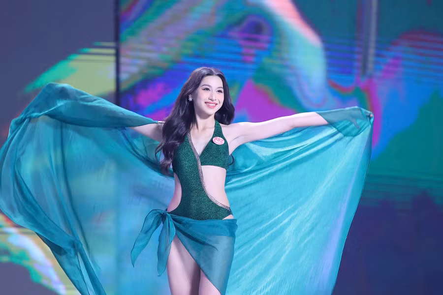 Nhiều thí sinh cho biết họ chuẩn bị kỹ lưỡng suốt hơn một tháng để chờ khoảnh khắc tỏa sáng trên sân khấu chung khảo Hoa hậu Việt Nam 2024.