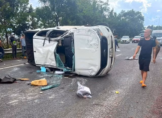 Hiện trường vụ tai nạn trên cao tốc Liên Khương - Prenn