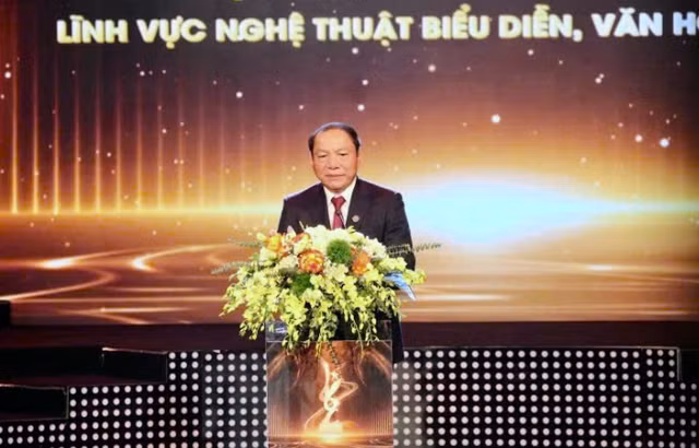 Bộ trưởng Bộ VH-TT-DL Nguyễn Văn Hùng phát biểu tại buổi lễ