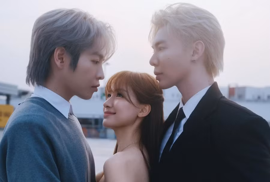 Cơn sốt Dù cho tận thế chưa hạ nhiệt sau gần một tuần ra mắt.