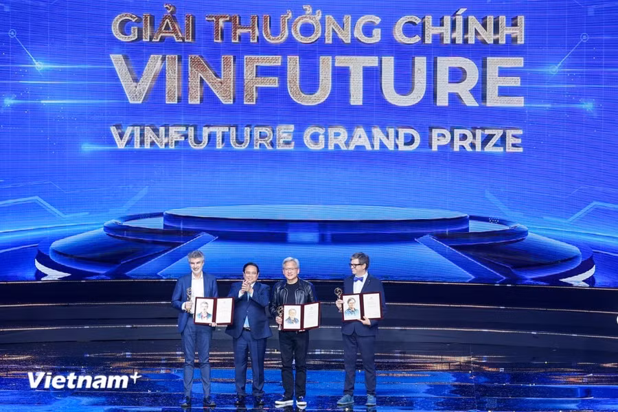 Giải thưởng Chính VinFuture 2024 đã được trao cho 5 nhà khoa học. (Ảnh: Minh Sơn/Vietnam+)