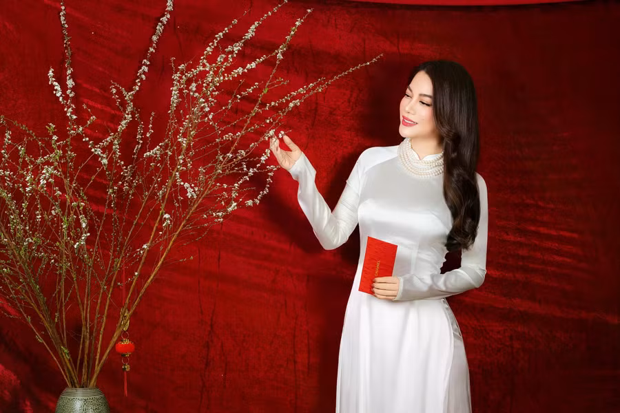 Bước sang năm 2025, Trương Ngọc Ánh hứa hẹn sẽ hoạt động năng nổ, đánh dấu sự trở lại của cô ở lĩnh vực điện ảnh, với nhiều dự án mới, được đầu tư hoành tráng. Gần đây nhất, cô khởi động dự án phim Dragonfly, hợp tác cùng ê kíp quốc tế. Ảnh: NVCC