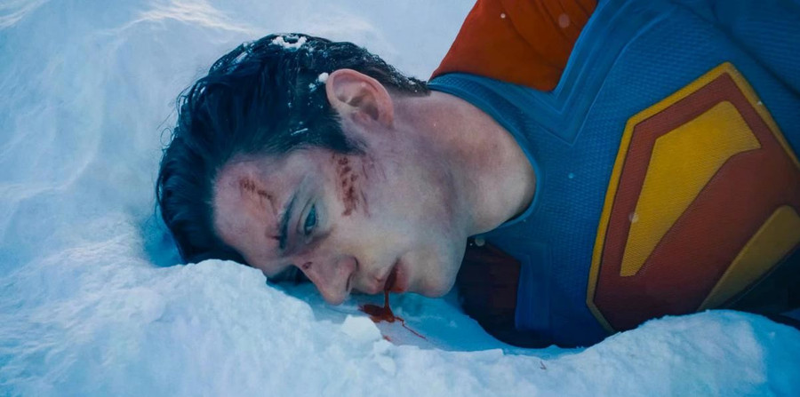 Một trong những dự án siêu anh hùng đáng trông đợi khác trong hè là Superman bản của James Gunn. Phim này có thể xem là tái khởi động hoàn toàn thương hiệu siêu nhân dưới tầm nhìn và ý tưởng của James Gunn, nhà làm phim chỉ đạo thành công sê ri Vệ binh dải ngân hà của Marvel trước khi quay về DC và &quot;kiến thiết&quot; vũ trụ siêu anh hùng cho riêng mình. Superman trong phim do David Corenswet đóng. Phim dự kiến ra rạp ngày 11.7